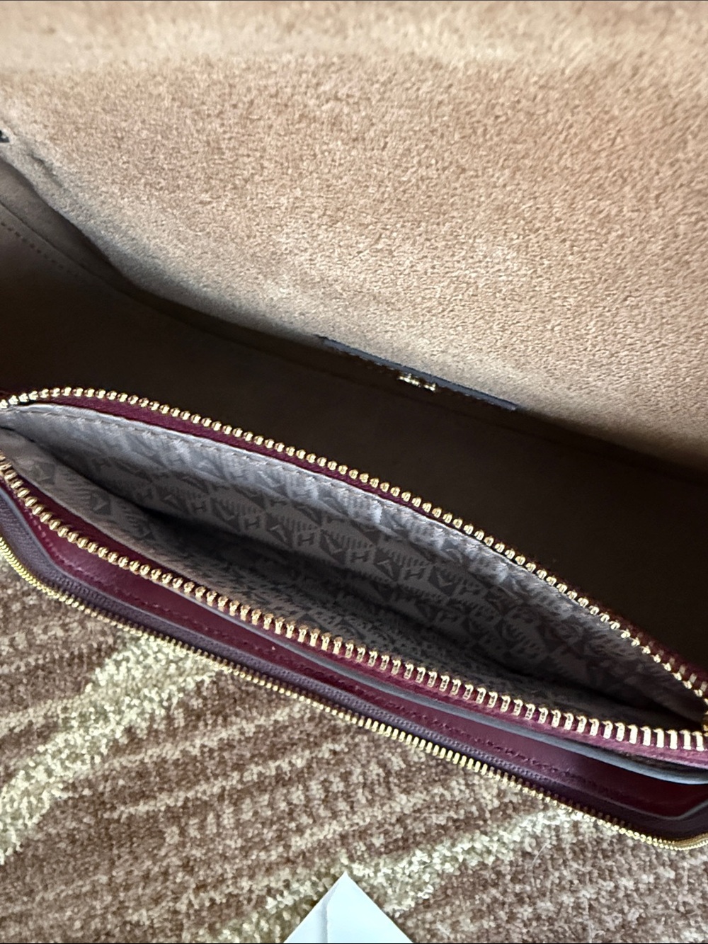 Anya Hindmarch Small Vere Crossbody in Dark Cedar Suede & Leather - Picture 9 of 12